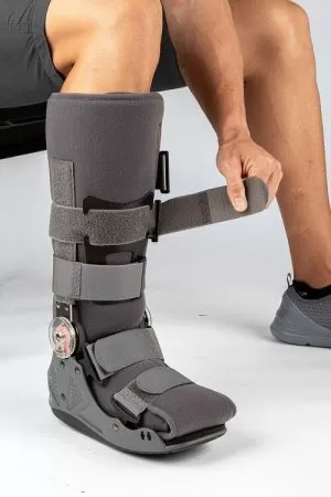 Бандаж на голеностопный сустав (тутор) Orliman EST-086 жесткий с шарниром 