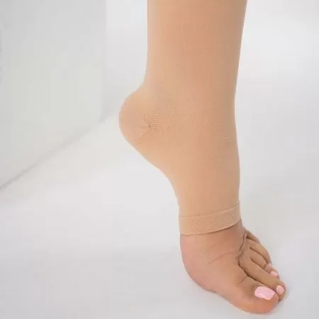 Гольфы компрессионные Evolution ТК.910 унисекс 1 класс компрессии с открытым носком цвет бежевый