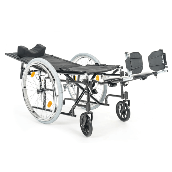 Кресло-коляска МЕТ PARTNER с регулировкой угла наклона спинки и подножек, ширина сиденья 45 см, колеса пневматические